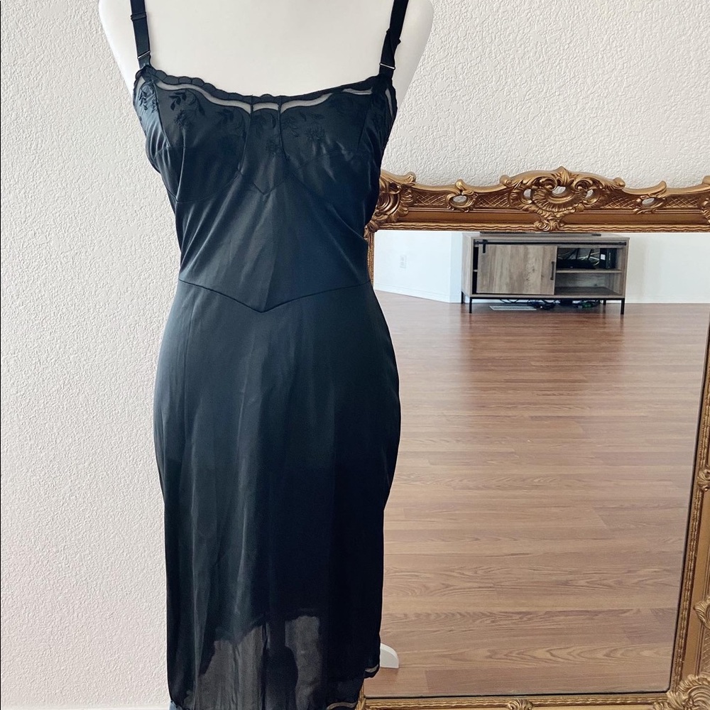 Vintage 1950 Laros Black Embroidered Slip